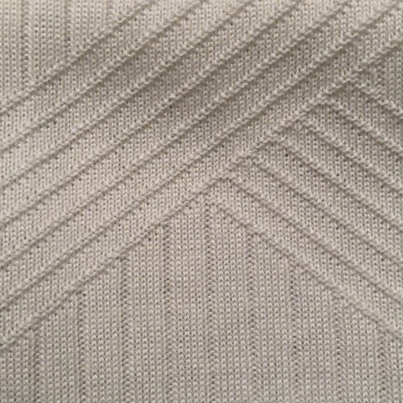 Women’s Ribbed Shell with Knitted Design - Picture 3 of 7